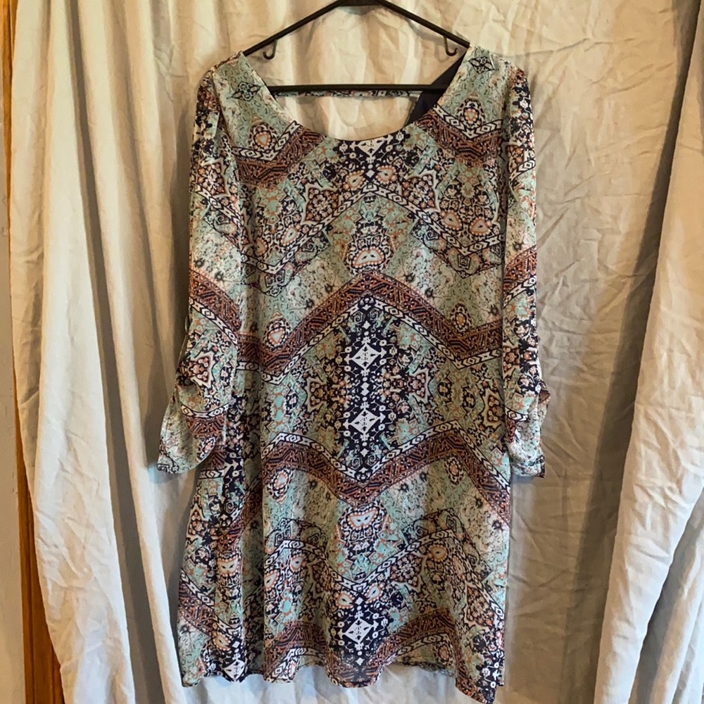 Elbow-length dress